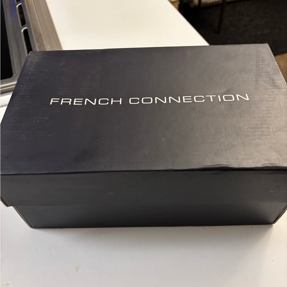 French Connection Women's Ruffle Heels Size 7.5 New With Box - Picture 8 of 9